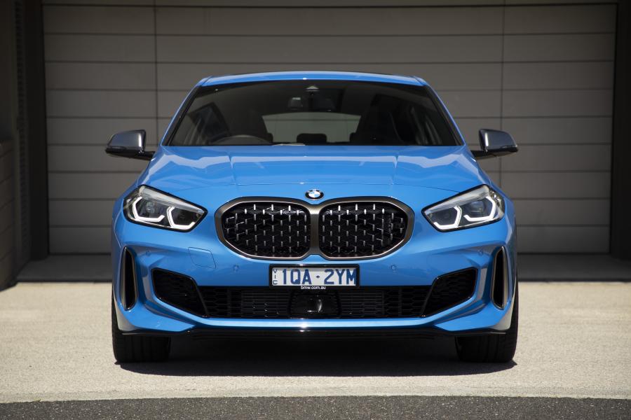  BMW M135i xDrive (F40) 2019 года  (AU) (фото 4 из 35)